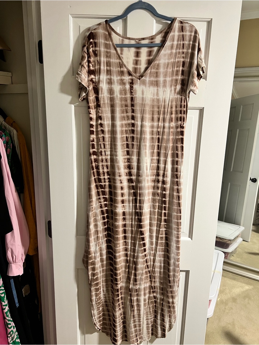 Tie-Dye V-Neck Maxi Dress in Brown and Cream